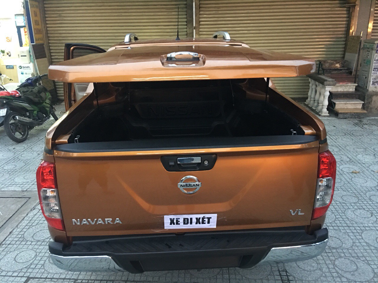 Nắp thùng mở 90 độ Navara NW-1
